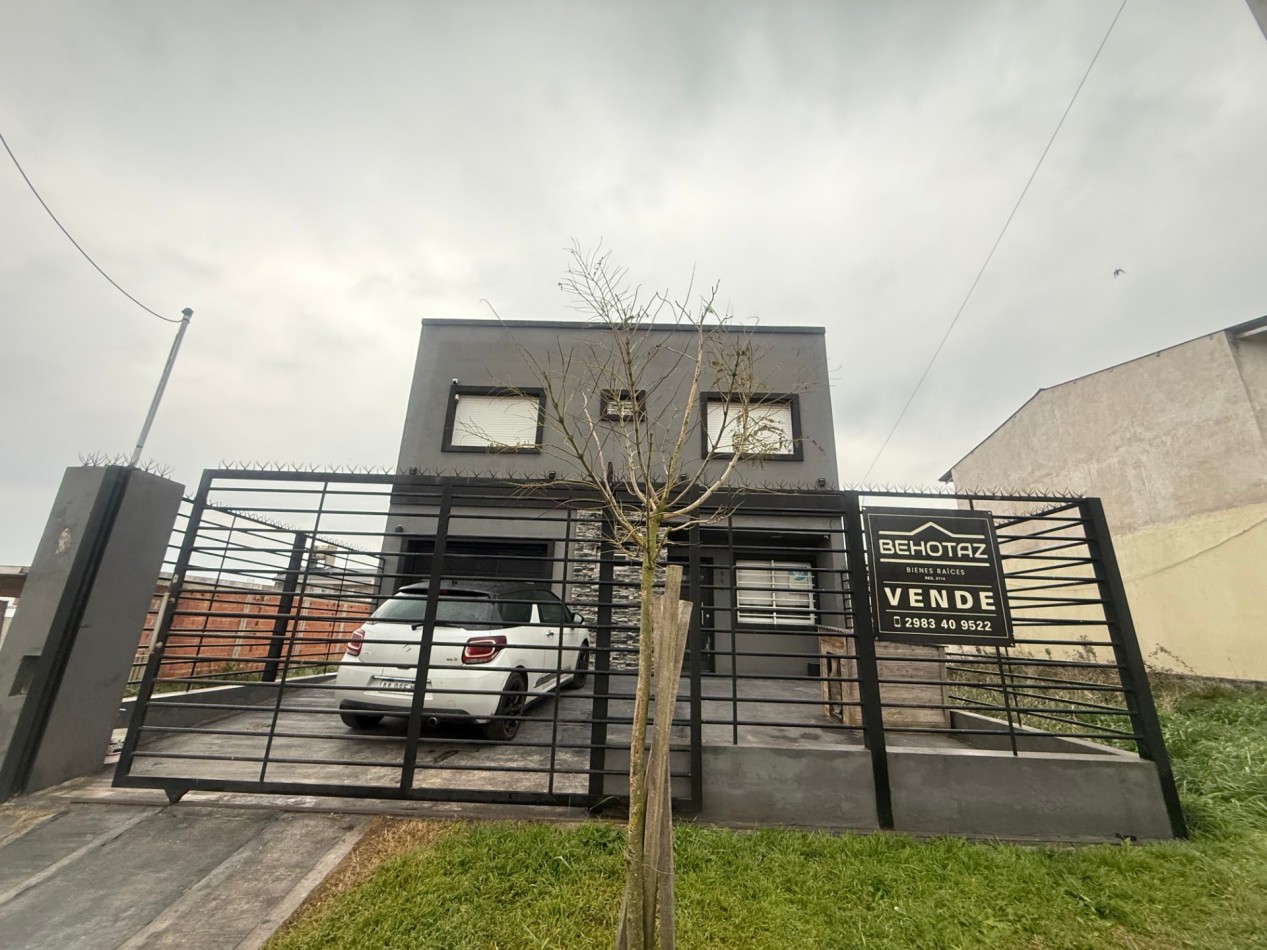 VENTA MODERNA CASA 4 AMBIENTES - APTA A CREDITO - BARRIO EL MARTILLO
