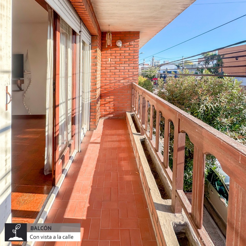 CASA EN VENTA 4 AMBIENTES CON PLAYROOM EN BARRIO SAN JOSE