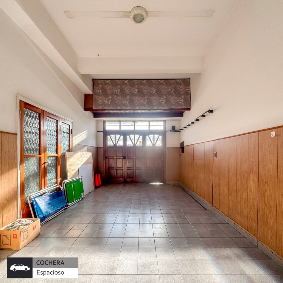 CASA EN VENTA 4 AMBIENTES CON PLAYROOM EN BARRIO SAN JOSE
