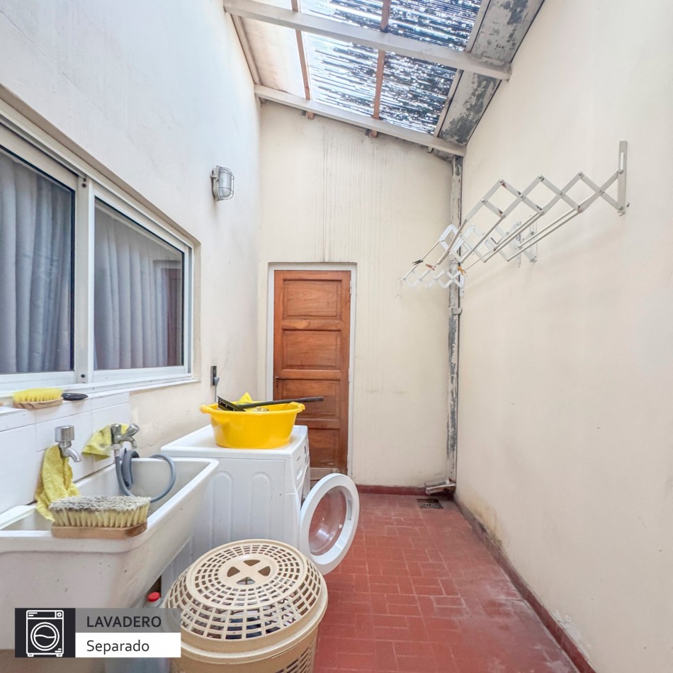 CASA EN VENTA 4 AMBIENTES CON PLAYROOM EN BARRIO SAN JOSE