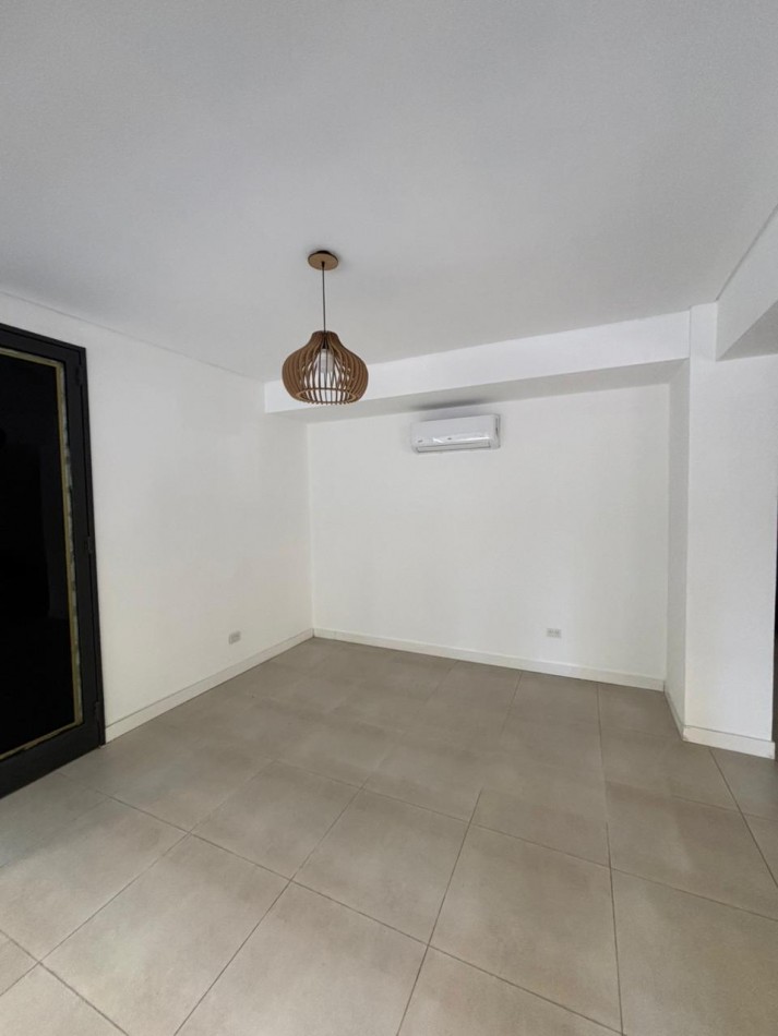 MODERNO LOCAL EN VENTA EN MACROCENTRO CON RENTA. MAR DEL PLATA