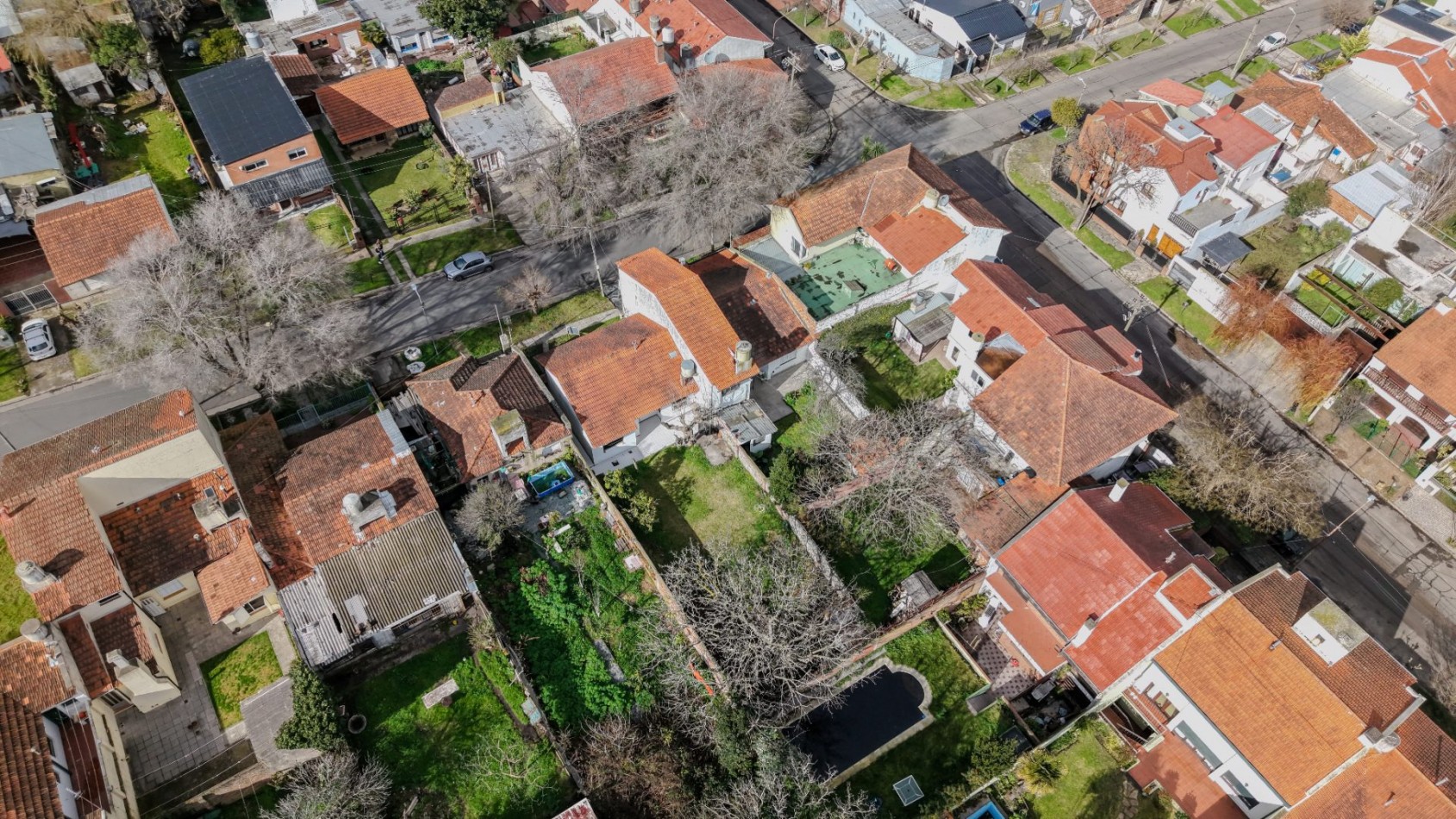 OPORTUNIDAD EN SAN CARLOS - CHALET A RECICLAR SOBRE LOTE DE 333 MTS2