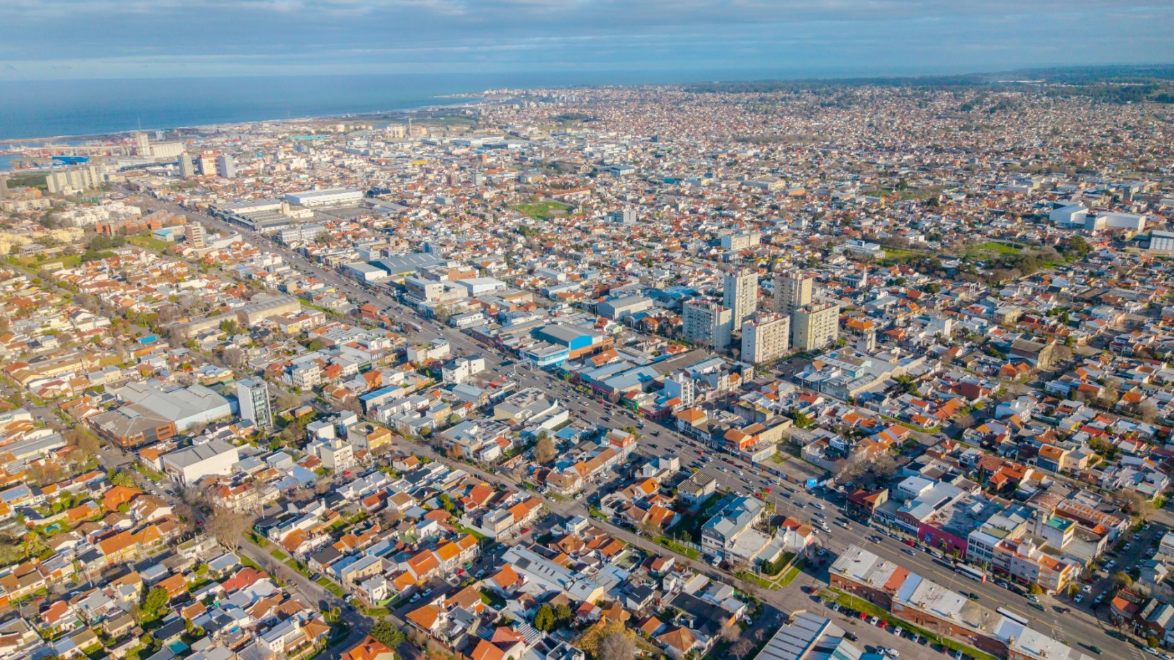 OPORTUNIDAD EN SAN CARLOS - CHALET A RECICLAR SOBRE LOTE DE 333 MTS2