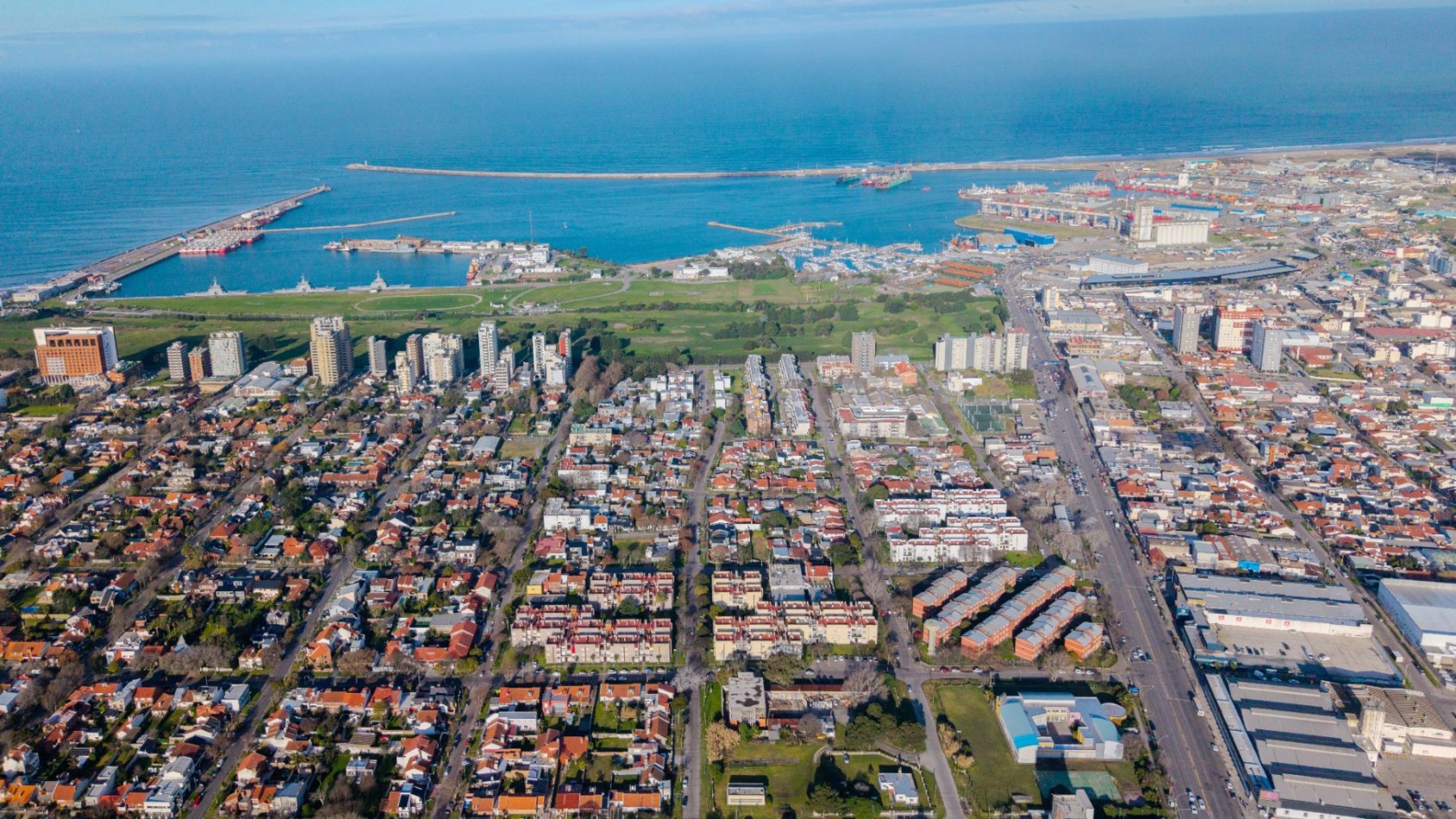 OPORTUNIDAD EN SAN CARLOS - CHALET A RECICLAR SOBRE LOTE DE 333 MTS2