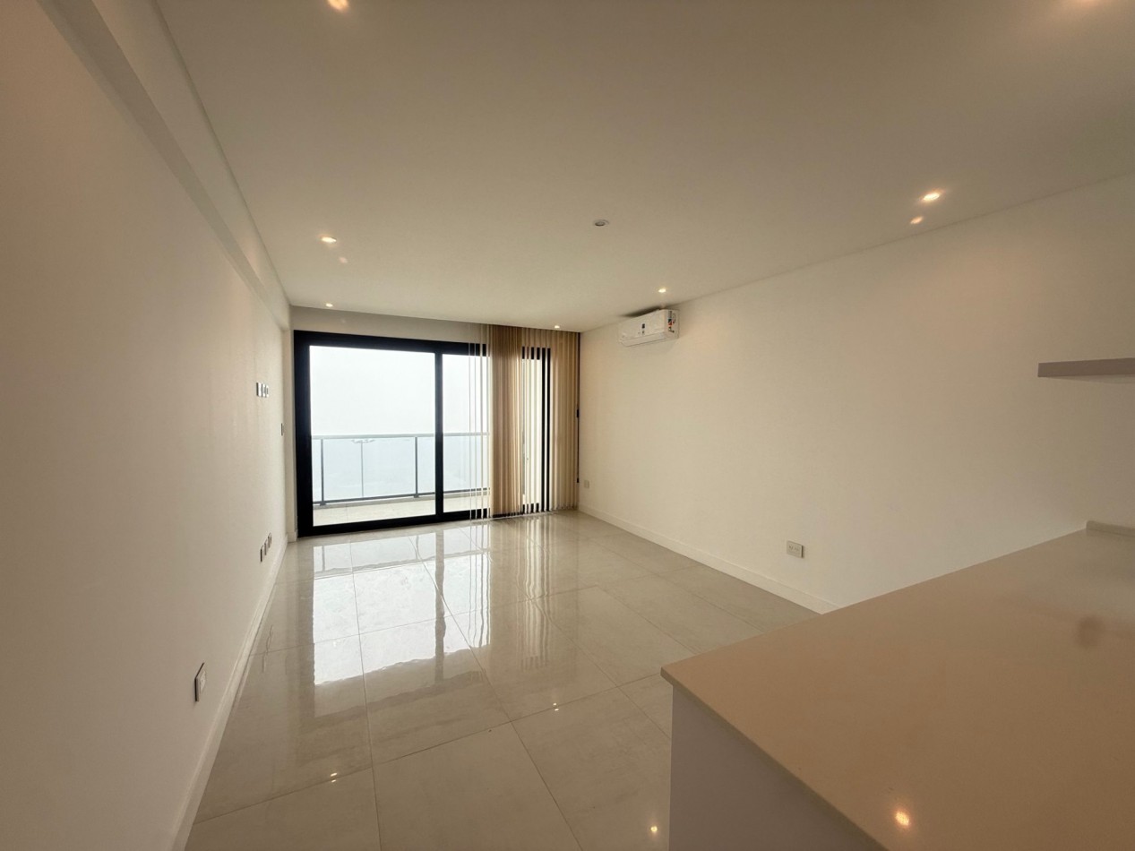 SEMIPISO DE CATEGORIA - 3 AMBIENTES A ESTRENAR CON VISTA PLENA AL MAR - COCHERA