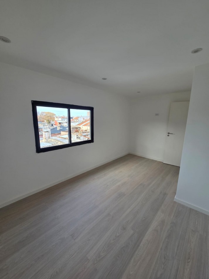 PH 3 AMBIENTES A ESTRENAR CON PATIO Y BALCON ZONA SAN JUAN