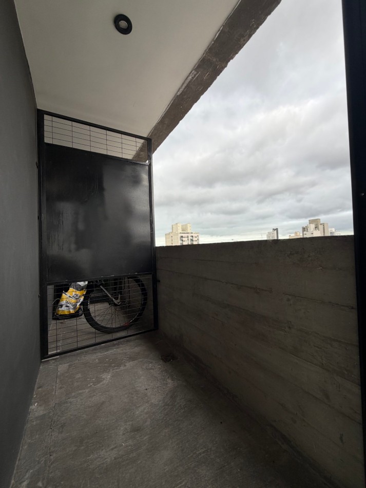 DEPARTAMENTO DOS AMBIENTES CON BALCON Y VISTAS ABIERTAS. SAN JOSE 