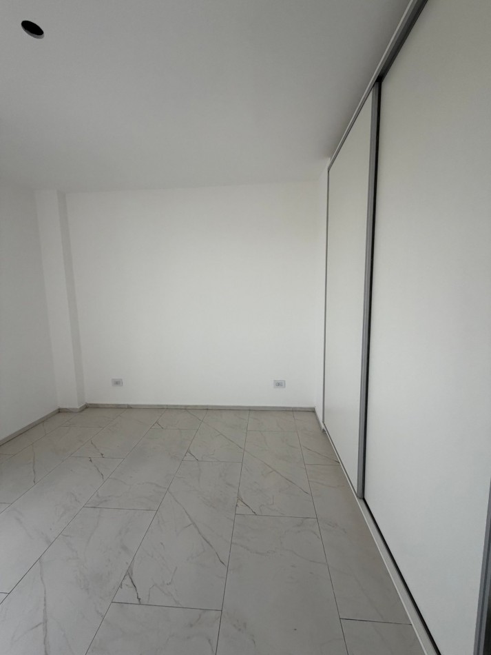 DEPARTAMENTO DOS AMBIENTES CON BALCON Y VISTAS ABIERTAS. SAN JOSE 