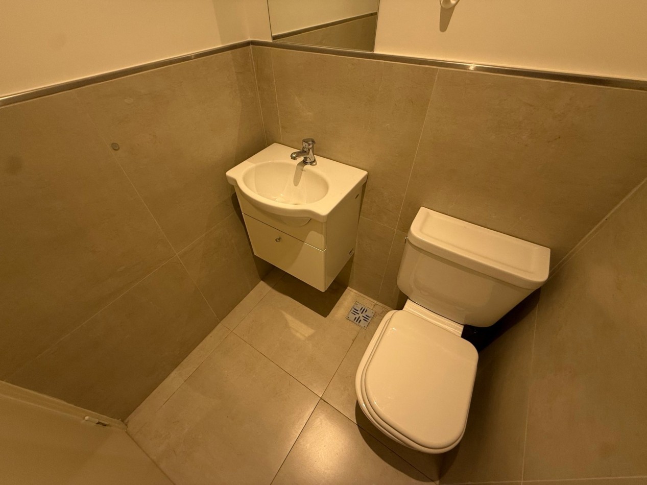 VENTA EN BLOCK - IMPORTANTE GALPON + 5 OFICINAS SOBRE AV. JUAN B JUSTO - POSIBILIDAD DE FINANCIACION