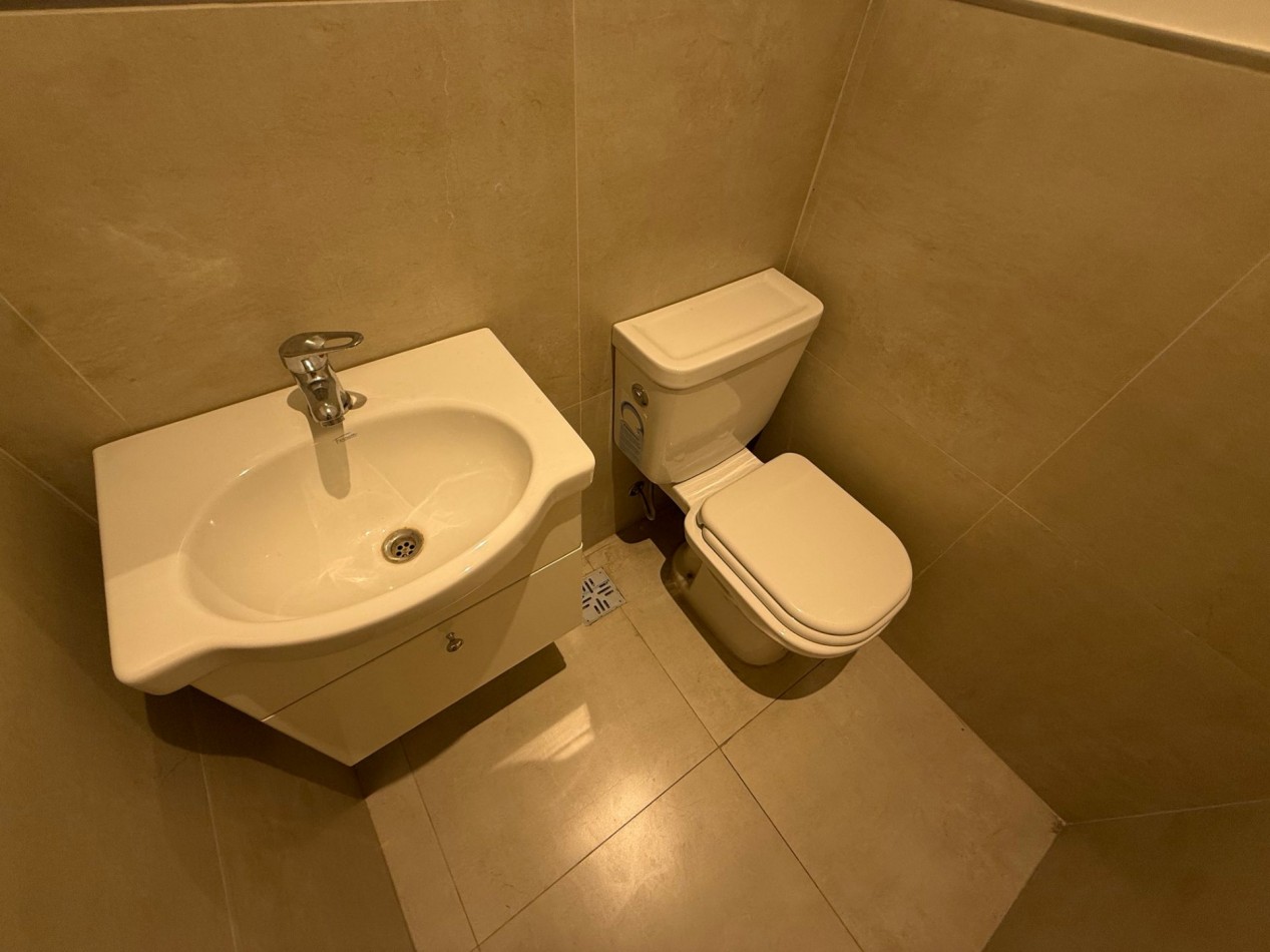 VENTA EN BLOCK - IMPORTANTE GALPON + 5 OFICINAS SOBRE AV. JUAN B JUSTO - POSIBILIDAD DE FINANCIACION