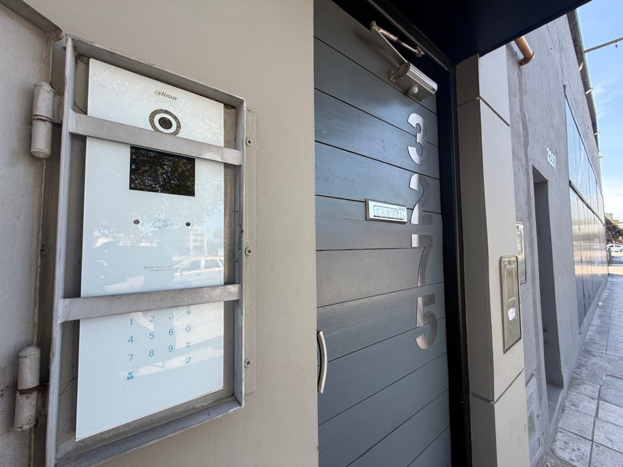 VENTA EN BLOCK - IMPORTANTE GALPON + 5 OFICINAS SOBRE AV. JUAN B JUSTO - POSIBILIDAD DE FINANCIACION