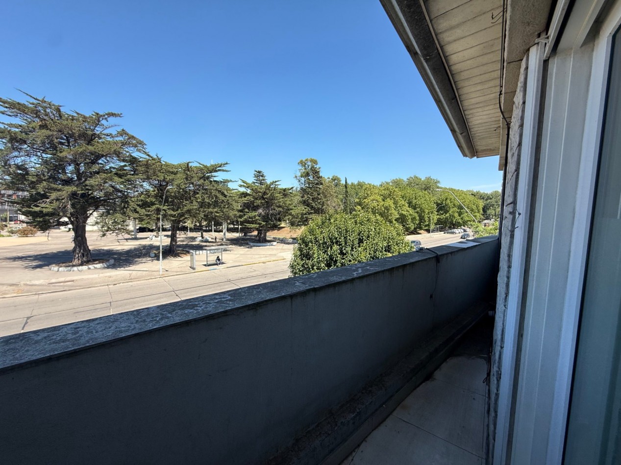 VENTA EN BLOCK - IMPORTANTE GALPON + 5 OFICINAS SOBRE AV. JUAN B JUSTO - POSIBILIDAD DE FINANCIACION