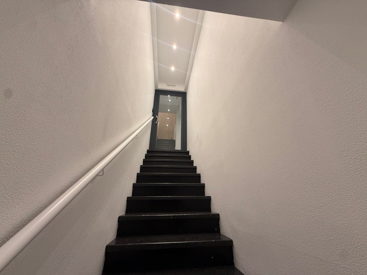 VENTA EN BLOCK - IMPORTANTE GALPON + 5 OFICINAS SOBRE AV. JUAN B JUSTO - POSIBILIDAD DE FINANCIACION