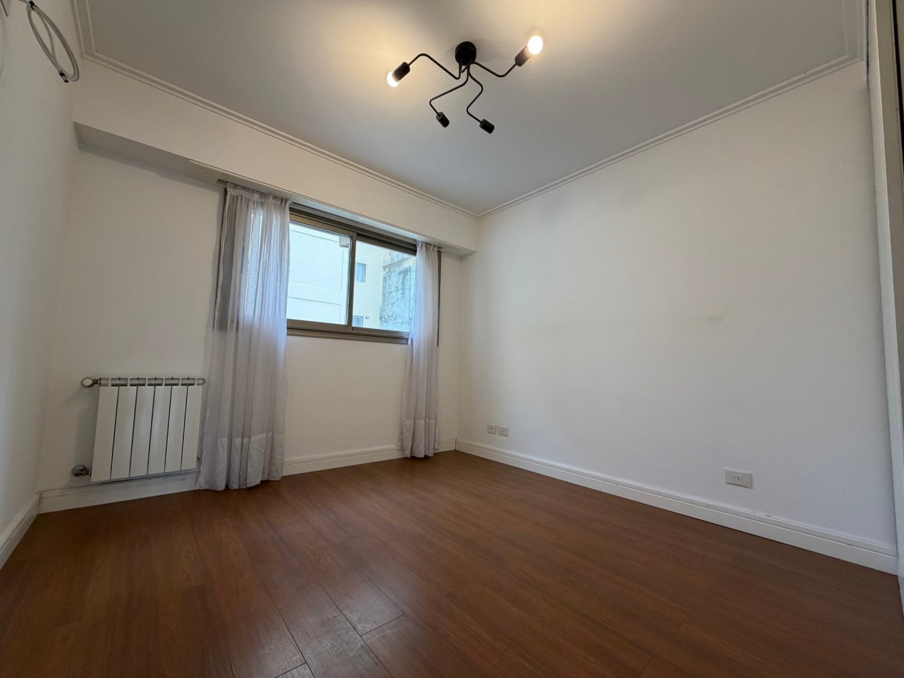 SEMIPISO 2 AMBIENTES CON BALCON A LA CALLE A UNA CUADRA DEL MAR - LA PERLA