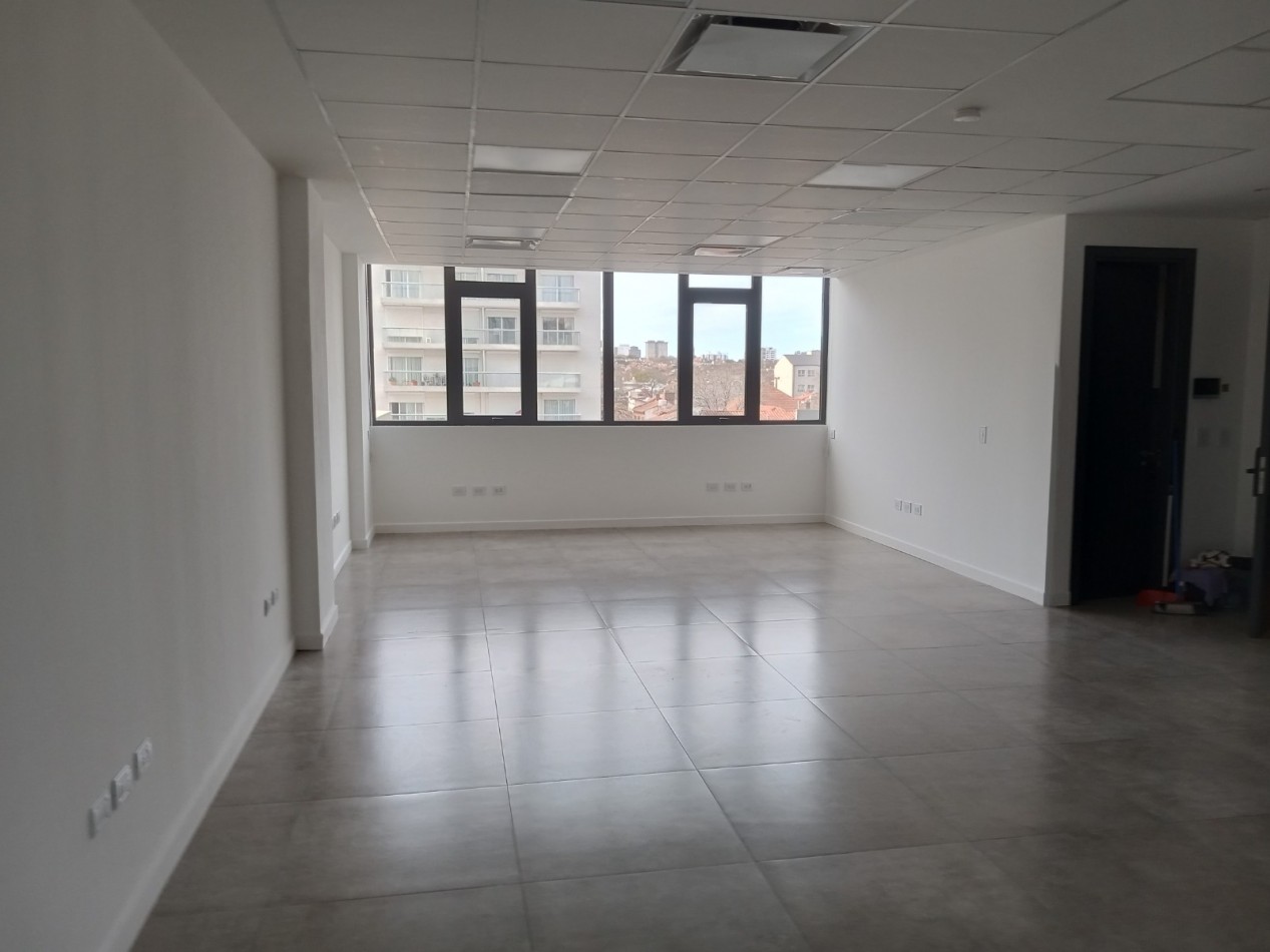 ALQUILER MODERNO PISO DE OFICINA DE 110 MTS - ZONA GUEMES
