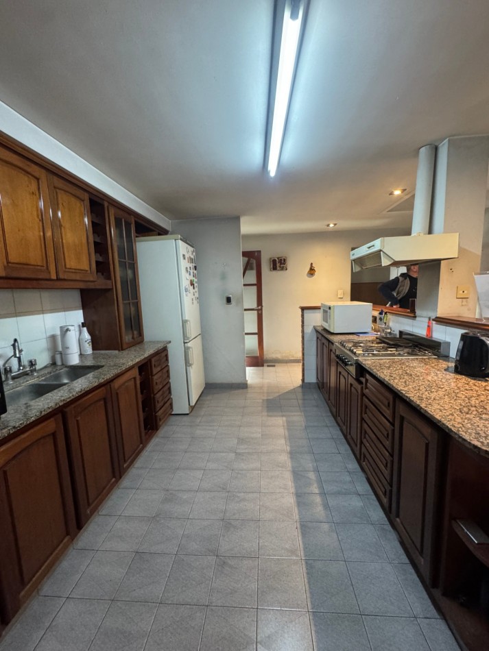 CASA EN VENTA 4 AMBIENTES CON PLAYROOM APTA CREDITO - BARRIO SAN JOSE