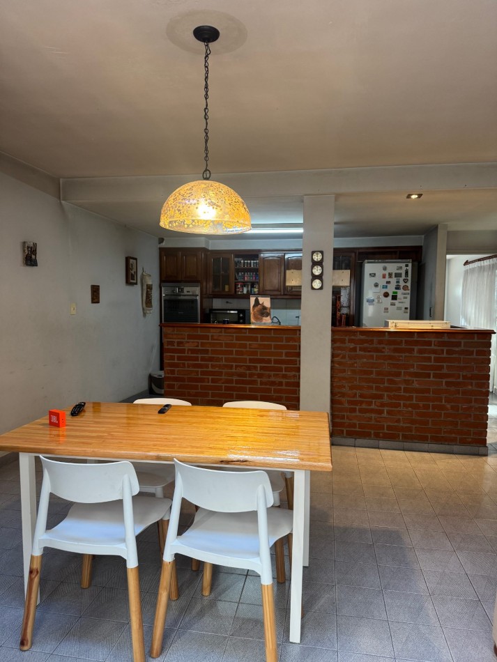 CASA EN VENTA 4 AMBIENTES CON PLAYROOM APTA CREDITO - BARRIO SAN JOSE