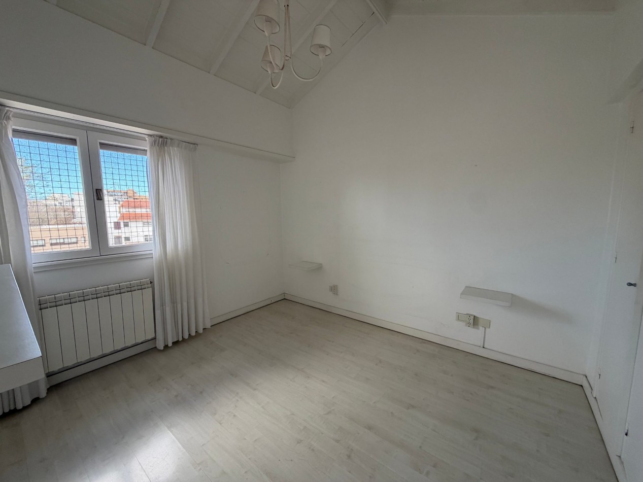 VENTA 4 AMBIENTES EN DUPLEX CON COCHERA - APTO CREDITO - ZONA GUEMES