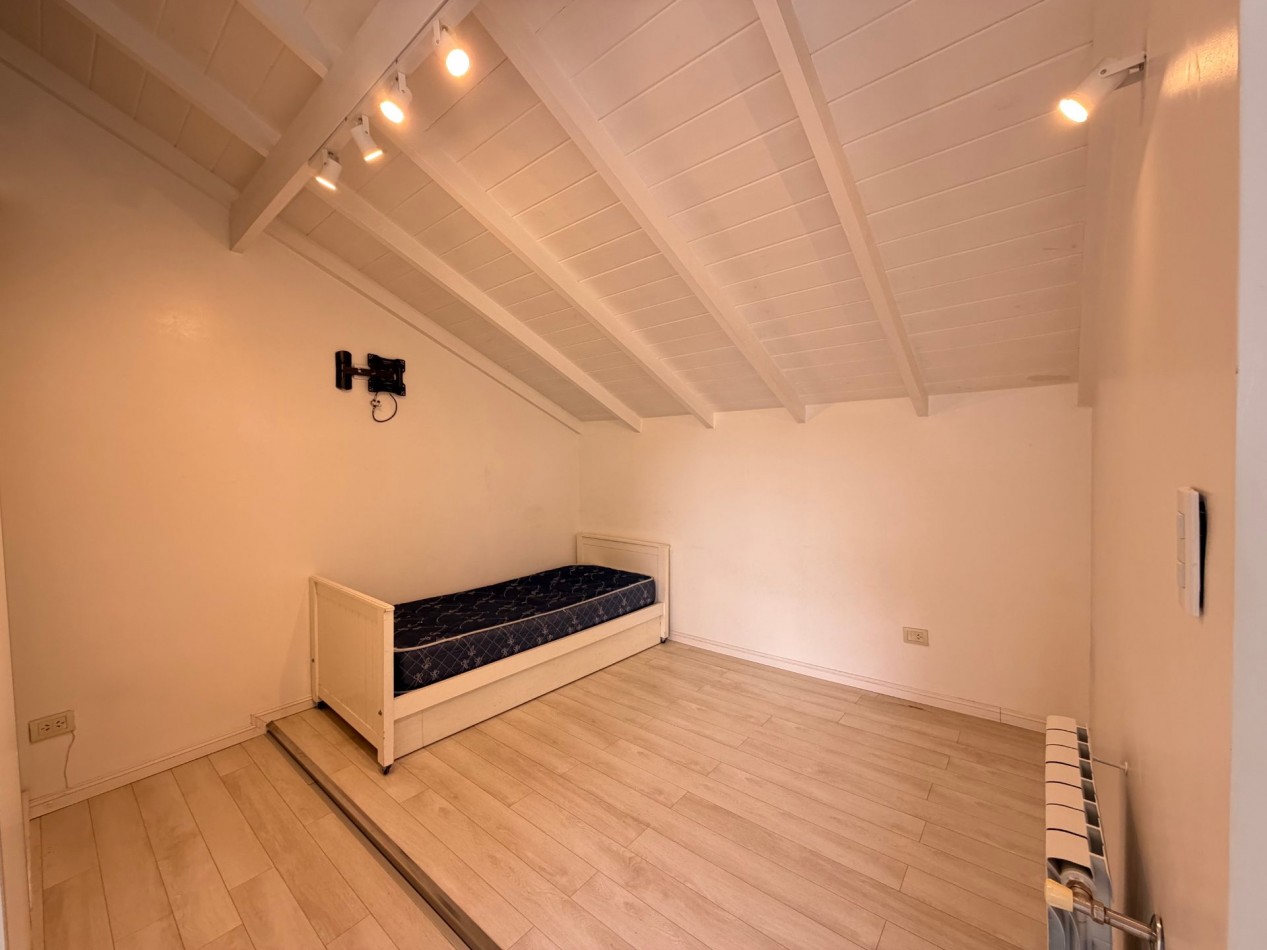 VENTA 4 AMBIENTES EN DUPLEX CON COCHERA - APTO CREDITO - ZONA GUEMES