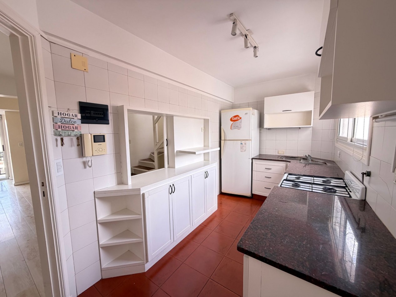 VENTA 4 AMBIENTES EN DUPLEX CON COCHERA - APTO CREDITO - ZONA GUEMES