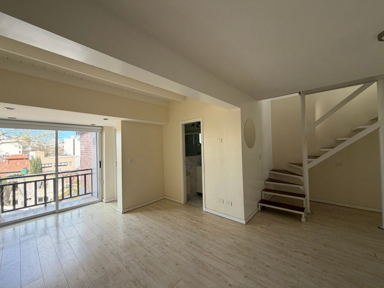 VENTA 4 AMBIENTES EN DUPLEX CON COCHERA - APTO CREDITO - ZONA GUEMES