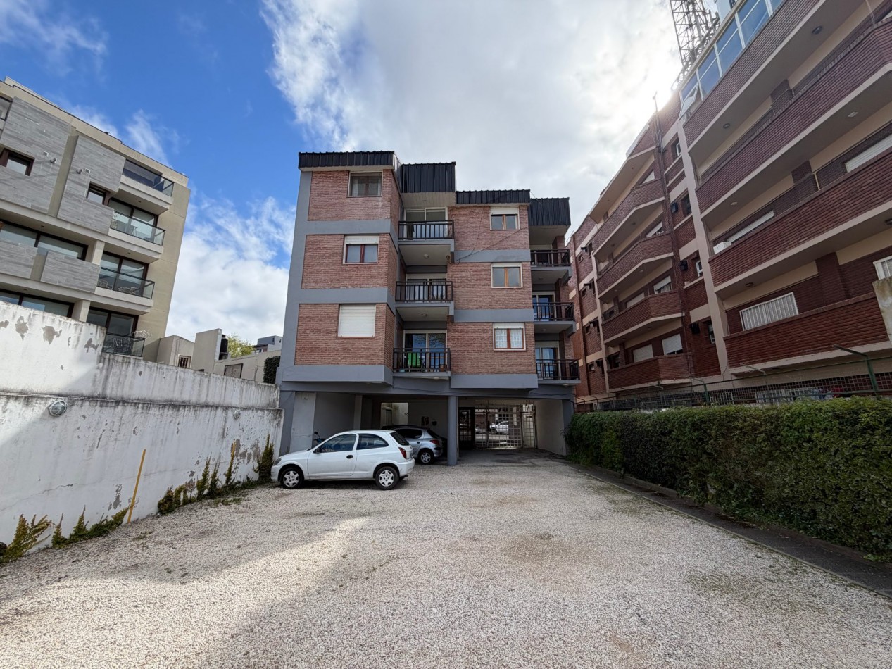 VENTA 4 AMBIENTES EN DUPLEX CON COCHERA - APTO CREDITO - ZONA GUEMES