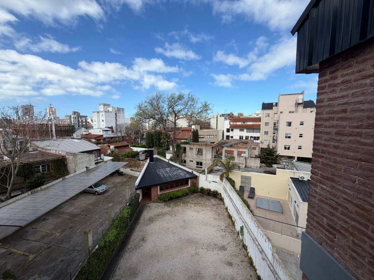 VENTA 4 AMBIENTES EN DUPLEX CON COCHERA - APTO CREDITO - ZONA GUEMES