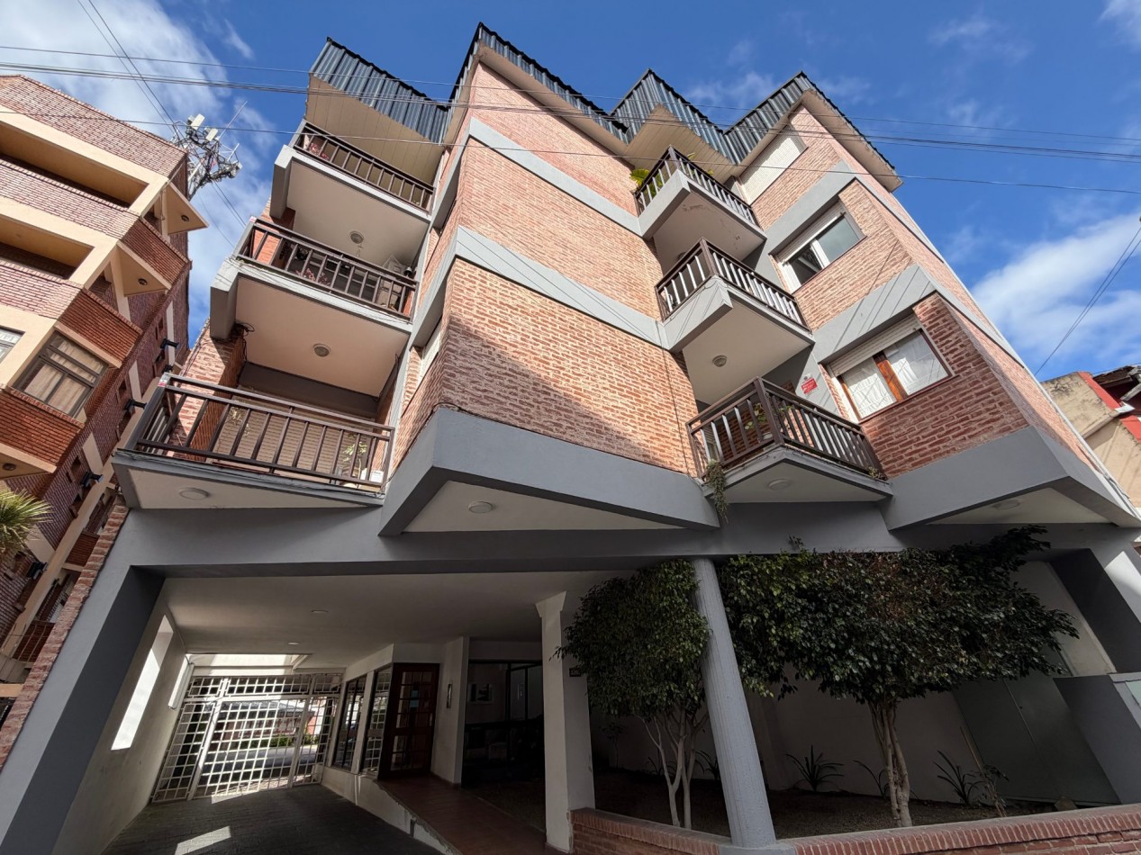 VENTA 4 AMBIENTES EN DUPLEX CON COCHERA - APTO CREDITO - ZONA GUEMES