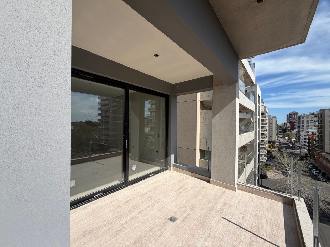 PISO COMPLETO CON VISTA AL MAR CON 2 COCHERAS - PLAYA GRANDE - EDIFICIO LA PALMA V