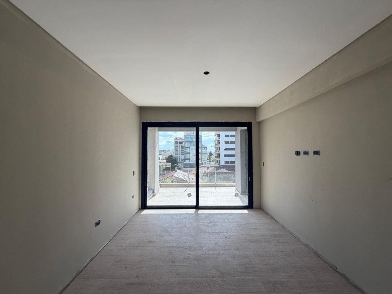 PISO COMPLETO CON VISTA AL MAR CON 2 COCHERAS - PLAYA GRANDE - EDIFICIO LA PALMA V
