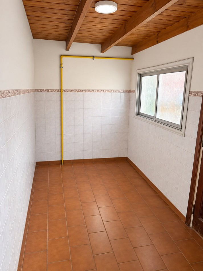 CHALET APTO CREDITO CON GARAJE DOBLE Y DEPARTAMENTO - BARRIO LOPEZ DE GOMARA