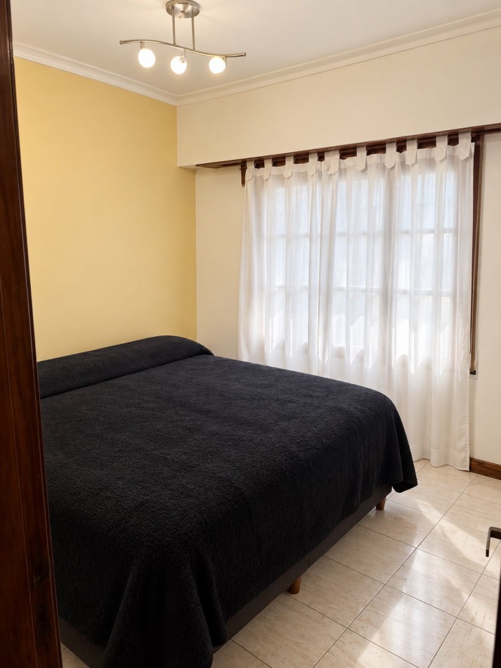CHALET APTO CREDITO CON GARAJE DOBLE Y DEPARTAMENTO - BARRIO LOPEZ DE GOMARA
