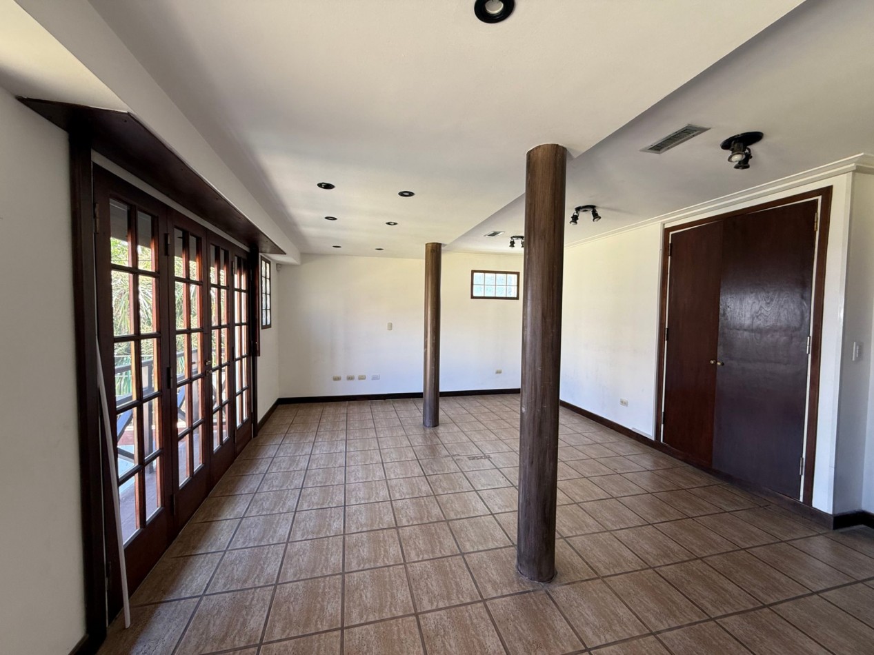 ALQUILER IMPORTANTE CHALET DE USO COMERCIAL-PROFESIONAL SOBRE AV. PASO