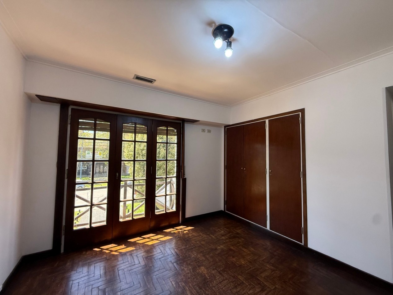 ALQUILER IMPORTANTE CHALET DE USO COMERCIAL-PROFESIONAL SOBRE AV. PASO