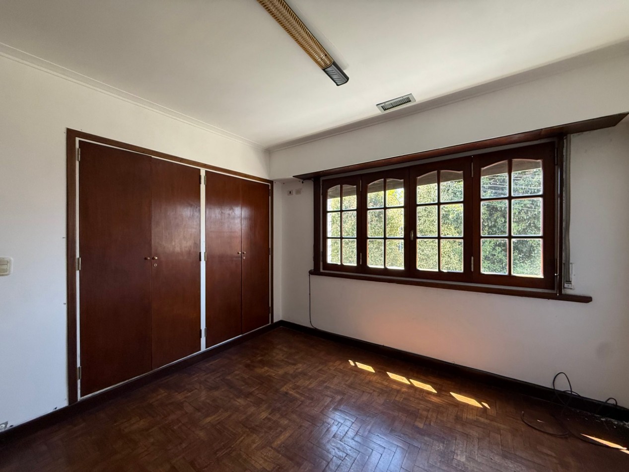 ALQUILER IMPORTANTE CHALET DE USO COMERCIAL-PROFESIONAL SOBRE AV. PASO