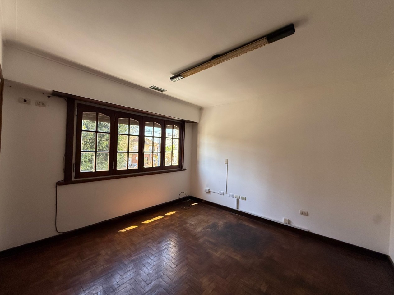 ALQUILER IMPORTANTE CHALET DE USO COMERCIAL-PROFESIONAL SOBRE AV. PASO