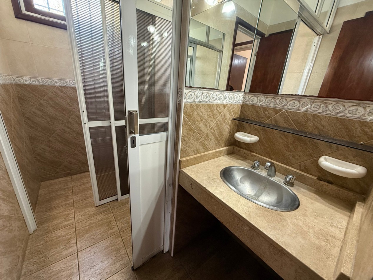 ALQUILER IMPORTANTE CHALET DE USO COMERCIAL-PROFESIONAL SOBRE AV. PASO
