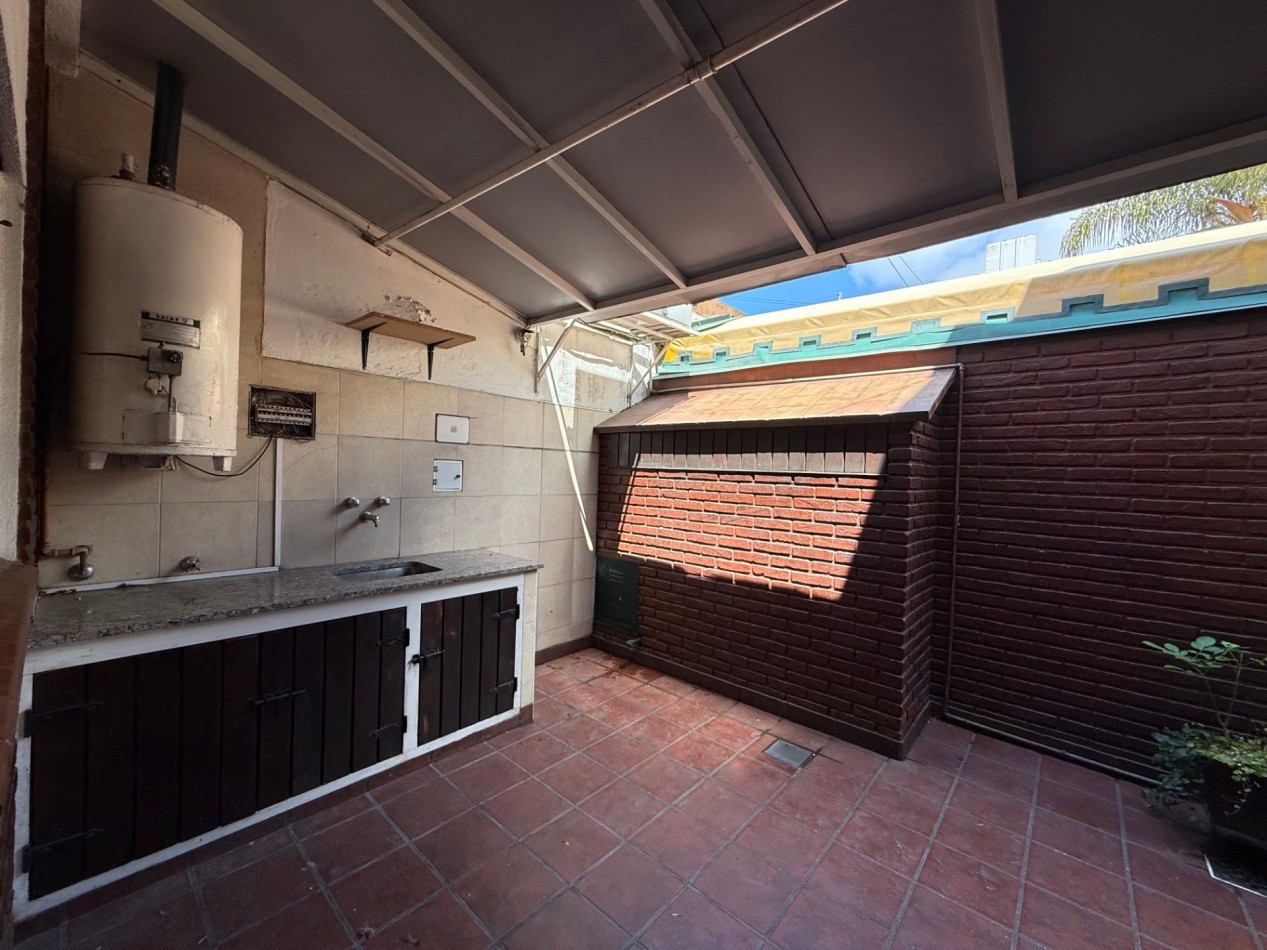 ALQUILER IMPORTANTE CHALET DE USO COMERCIAL-PROFESIONAL SOBRE AV. PASO