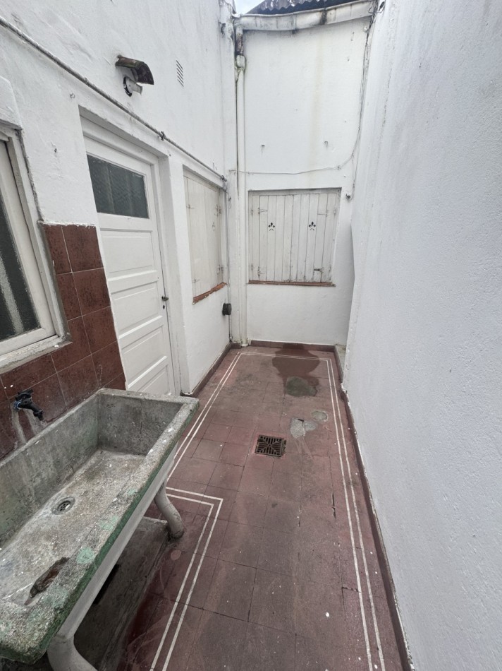 PH DOS AMBIENTES CON PATIO PARA RECICLAR EN BARRIO SAN JOSE MAR DEL PLATA 