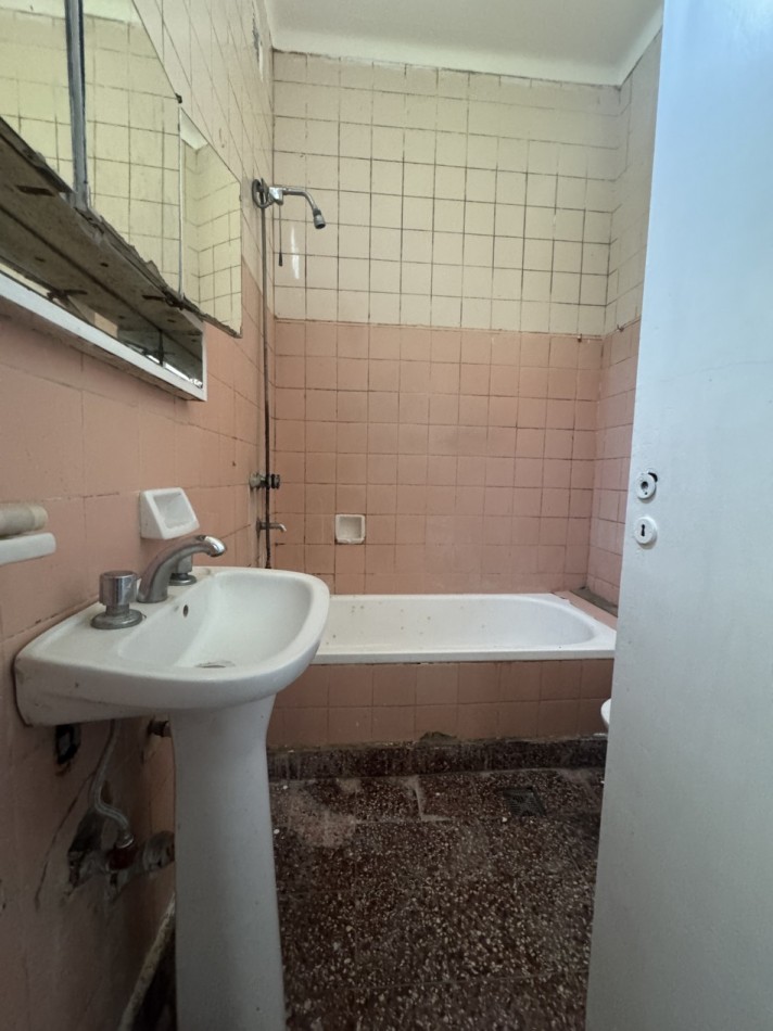 PH DOS AMBIENTES CON PATIO PARA RECICLAR EN BARRIO SAN JOSE MAR DEL PLATA 