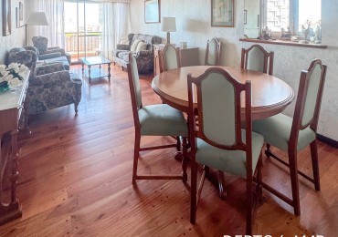 DEPARTAMENTO DE CUATRO AMBIENTES CON VISTA PLENA AL MAR EN ZONA VARESE MAR DEL PLATA 