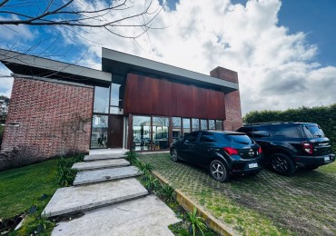 CASA 5 AMBIENTES EN BARRIO PRIVADO ARENAS DEL SUR. MAR DEL PLATA