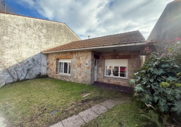 OPORTUNIDAD EN SAN CARLOS - CHALET A RECICLAR SOBRE LOTE DE 333 MTS2