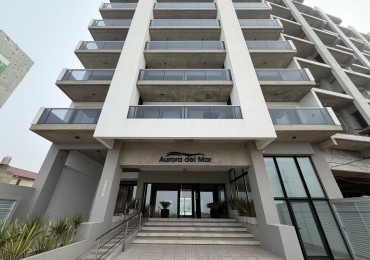 SEMIPISO DE CATEGORIA - 3 AMBIENTES A ESTRENAR CON VISTA PLENA AL MAR - COCHERA