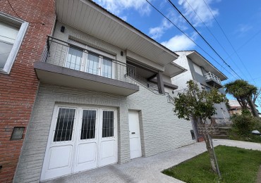 CASA DE 4 AMBIENTES EN BARRIO SAN CARLOS