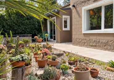 CASA EN VENTA EN BOSQUE PERALTA RAMOS - LOTE LINDERO OPCIONAL