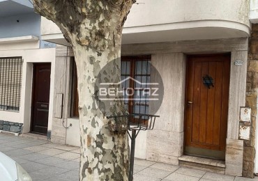 PH de 4 ambientes a la calle en Chauvin. Alquiler por 24 meses. Mar del Plata